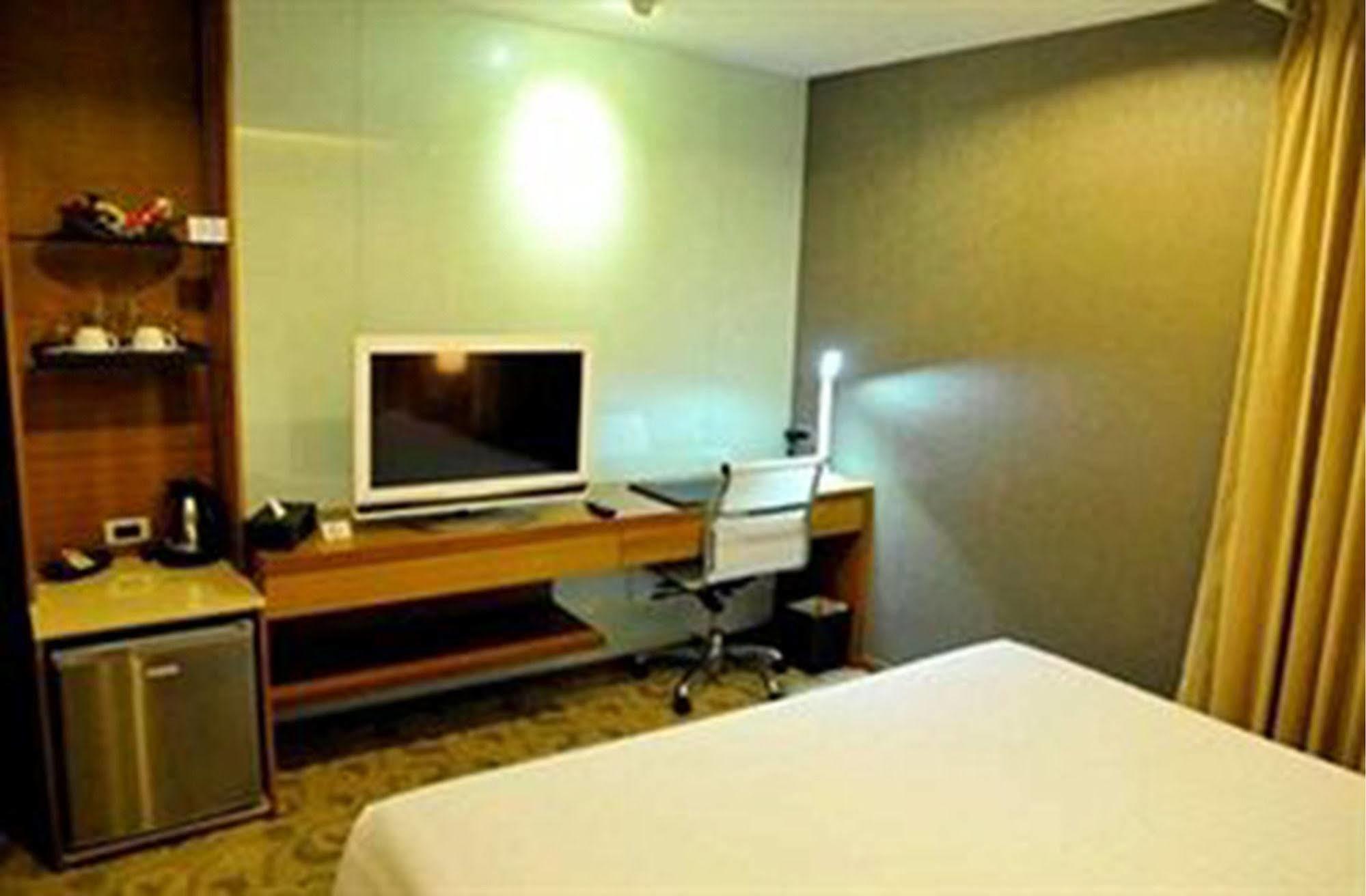 The Moonite Boutique Hotel Bangkok Extérieur photo
