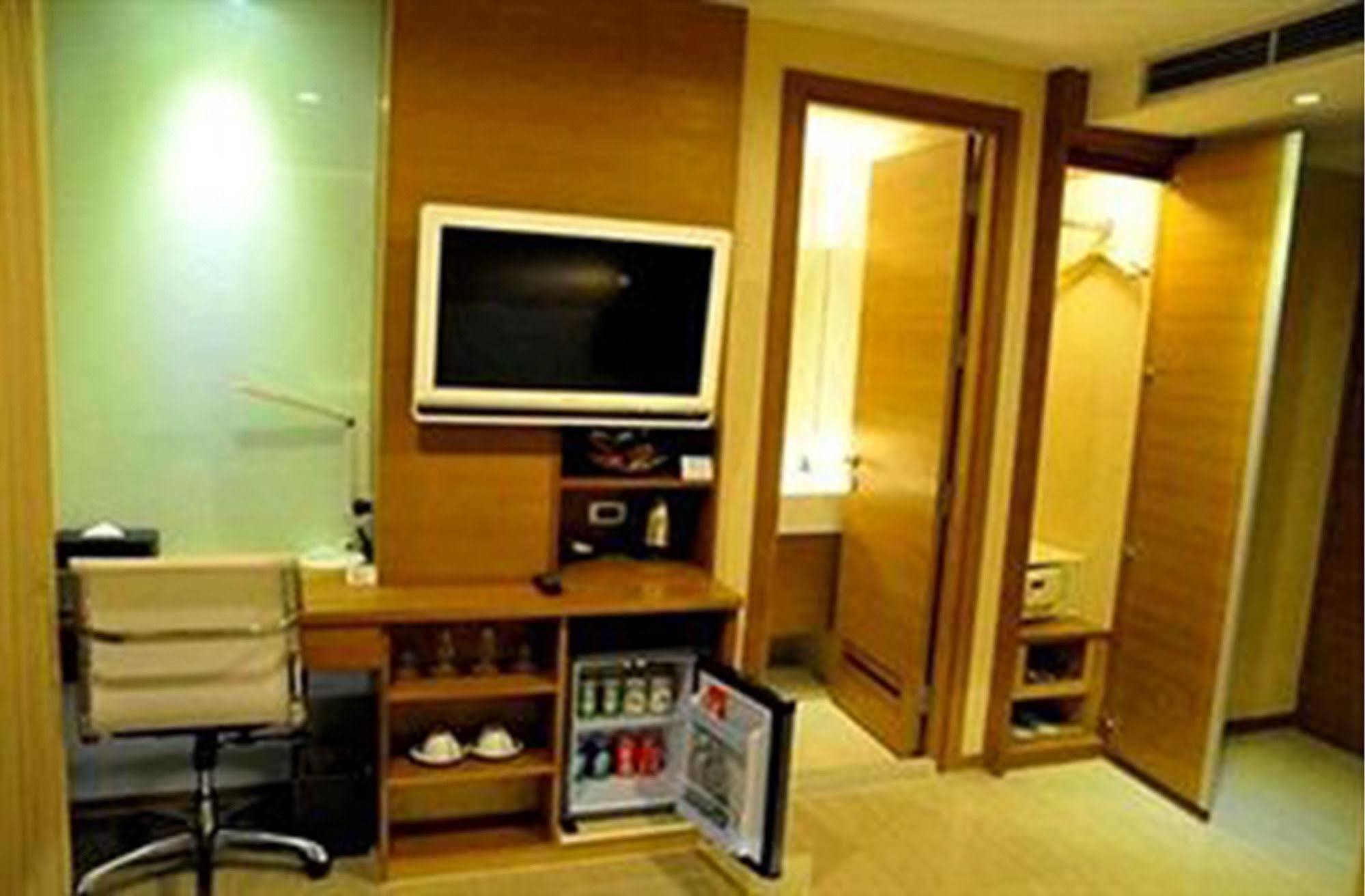 The Moonite Boutique Hotel Bangkok Extérieur photo