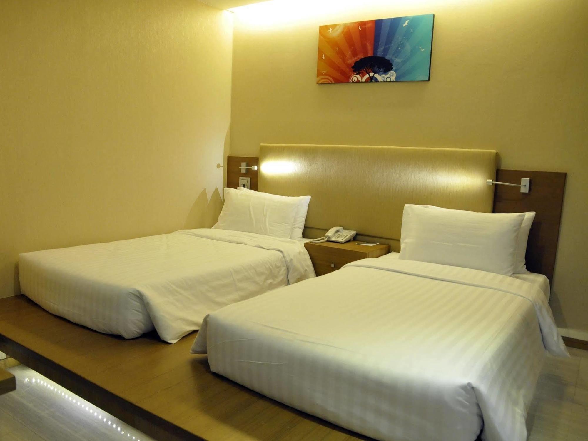 The Moonite Boutique Hotel Bangkok Extérieur photo